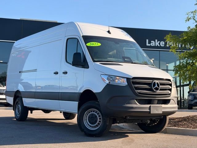 Used 2025 Mercedes-Benz Sprinter 2500 image 1