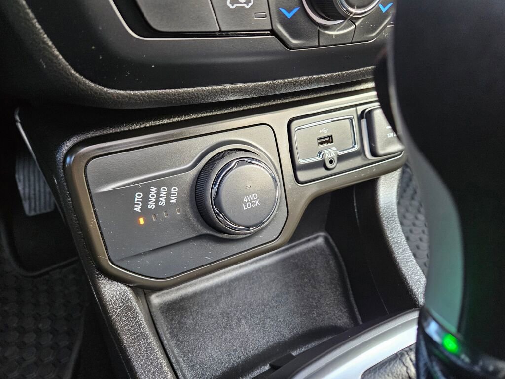 Used 2023 Jeep Renegade Altitude w/ Sun/Sound Group image 23