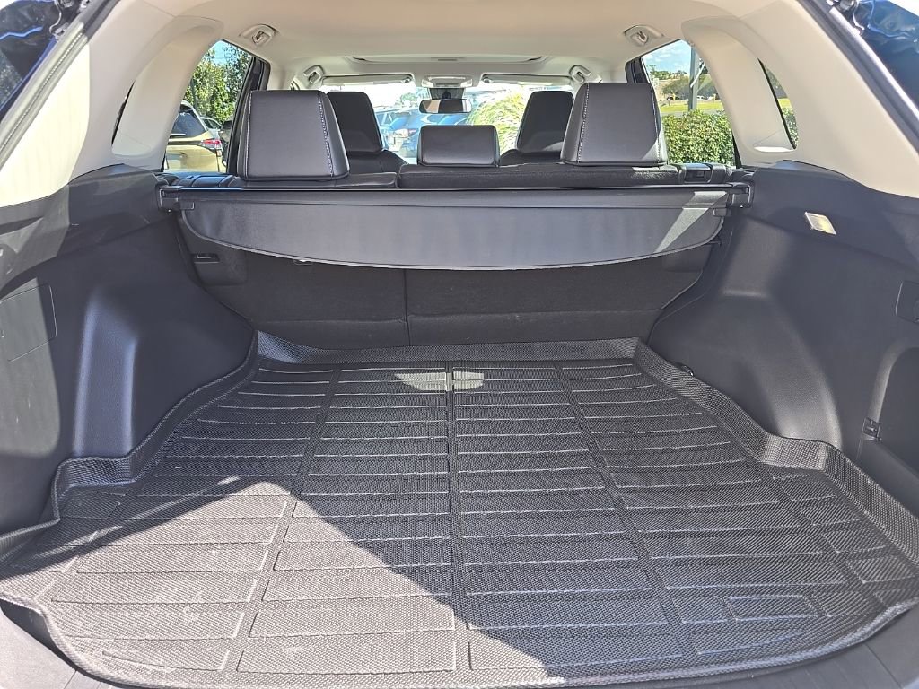 Used 2022 Toyota RAV4 XLE Premium image 35