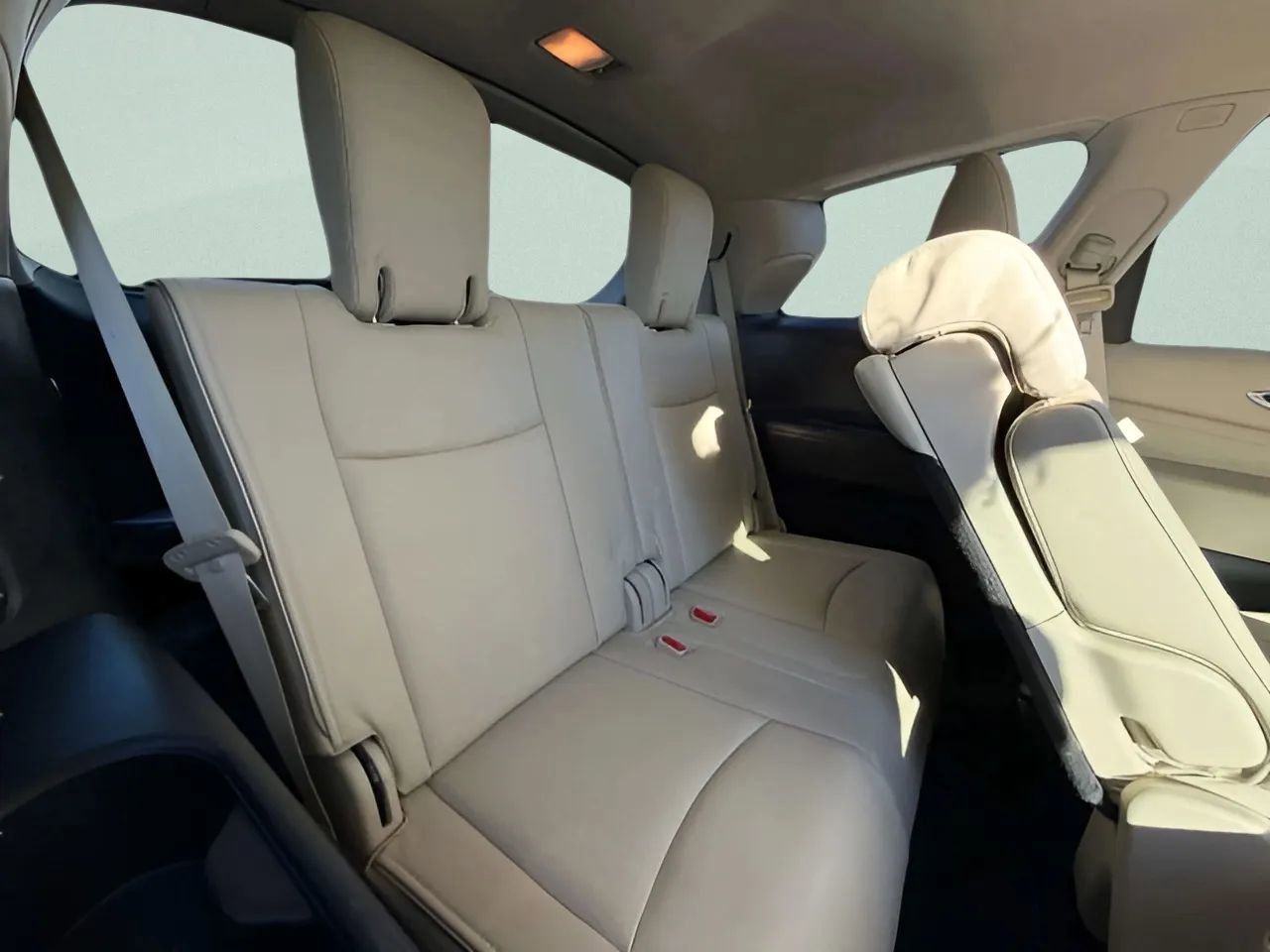 Used 2019 INFINITI QX60 Luxe w/ Essential Package image 32