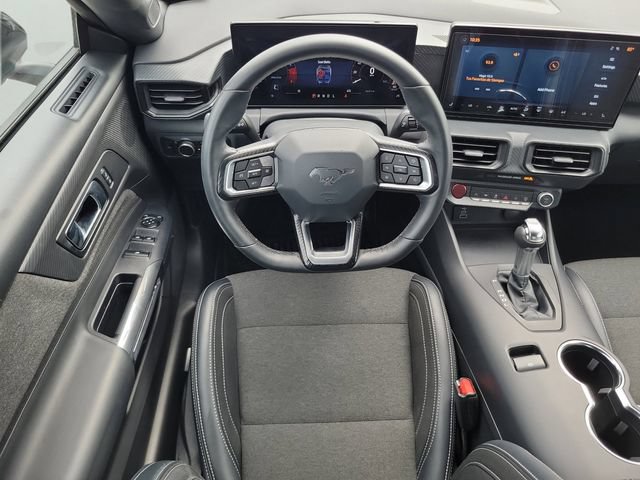 Used 2025 Ford Mustang Convertible RWD image 12