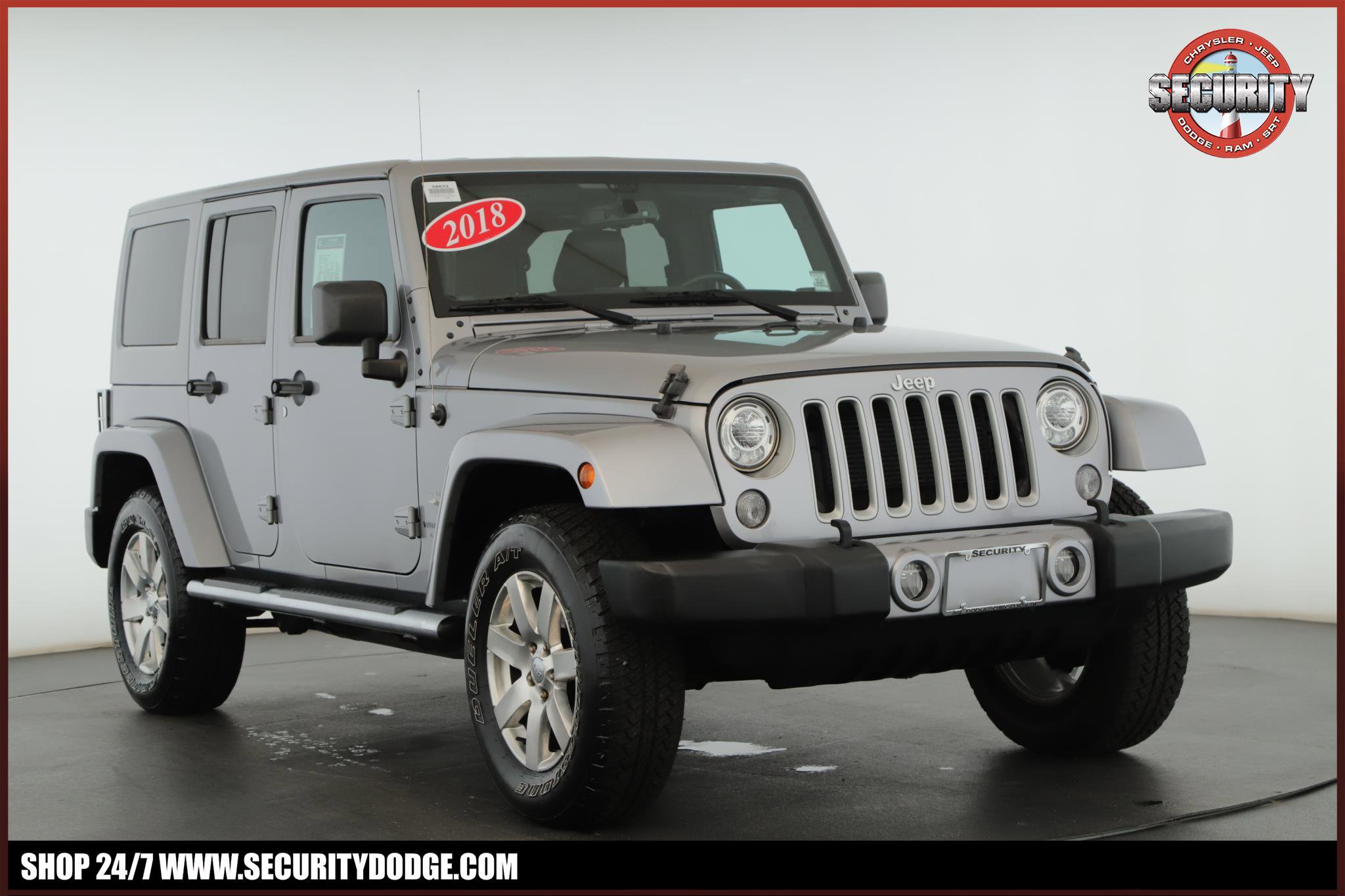 Used 2018 Jeep Wrangler Unlimited Sahara w/ Dual Top Group AWD/4WD image 1