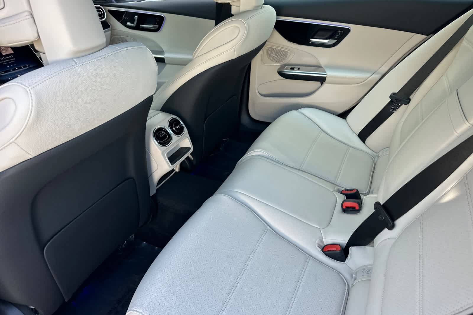 New 2026 Mercedes-Benz C 300 4MATIC Sedan image 11