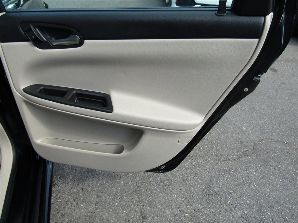 Used 2009 Chevrolet Impala LTZ image 23