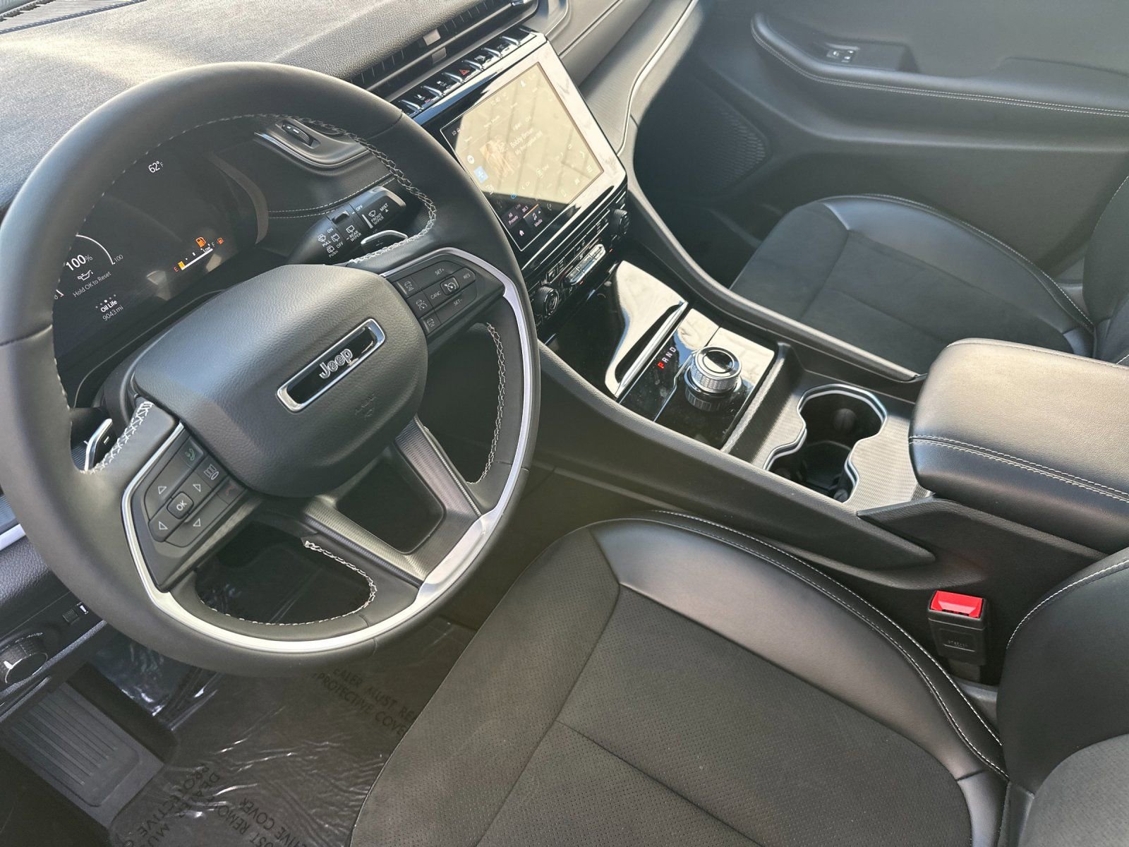 Certified 2025 Jeep Grand Cherokee Altitude image 10