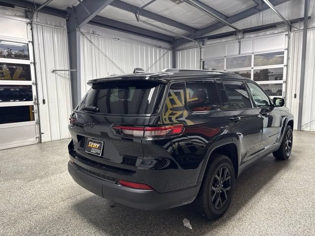 Used 2025 Jeep Grand Cherokee L Altitude AWD/4WD image 17