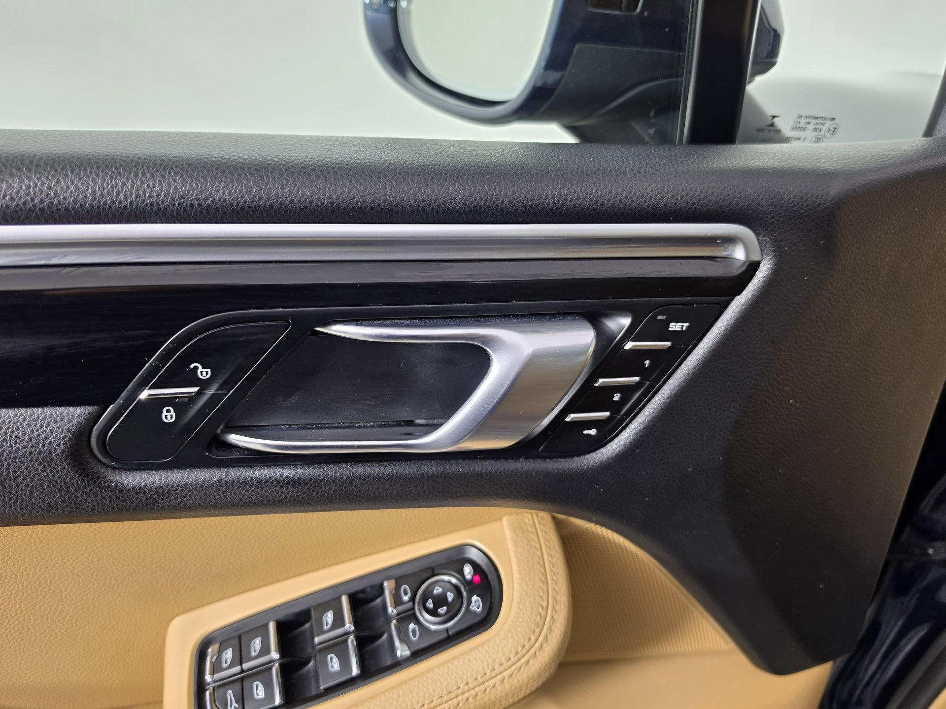 Used 2017 Porsche Macan S AWD/4WD image 18