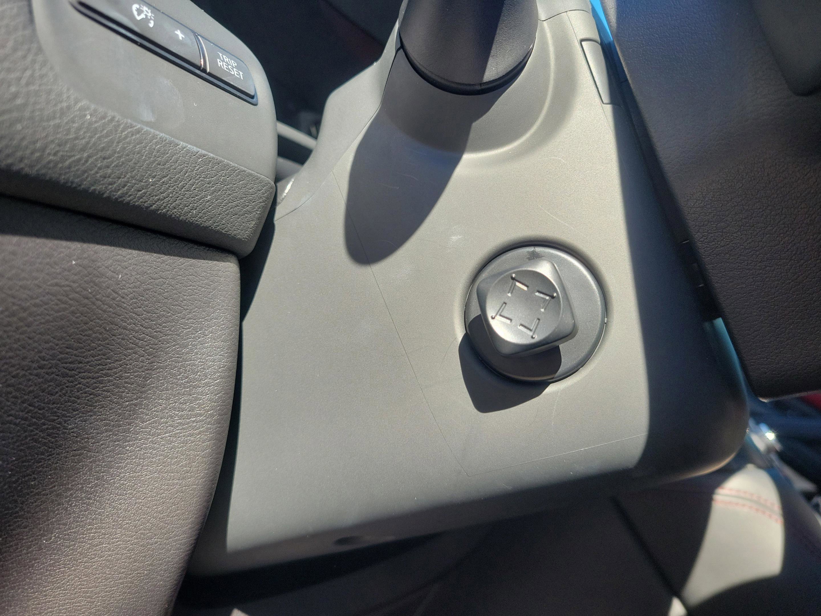 Certified 2022 INFINITI Q60 Red Sport 400 w/ Carbon Fiber Package image 21