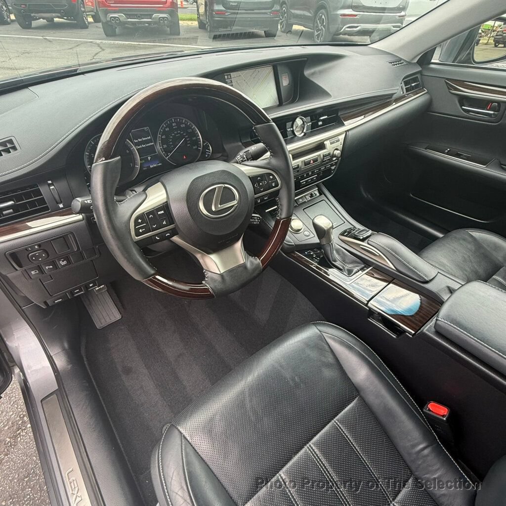 Used 2018 Lexus ES 350 w/ Luxury Package w/Wood Trim FWD image 22
