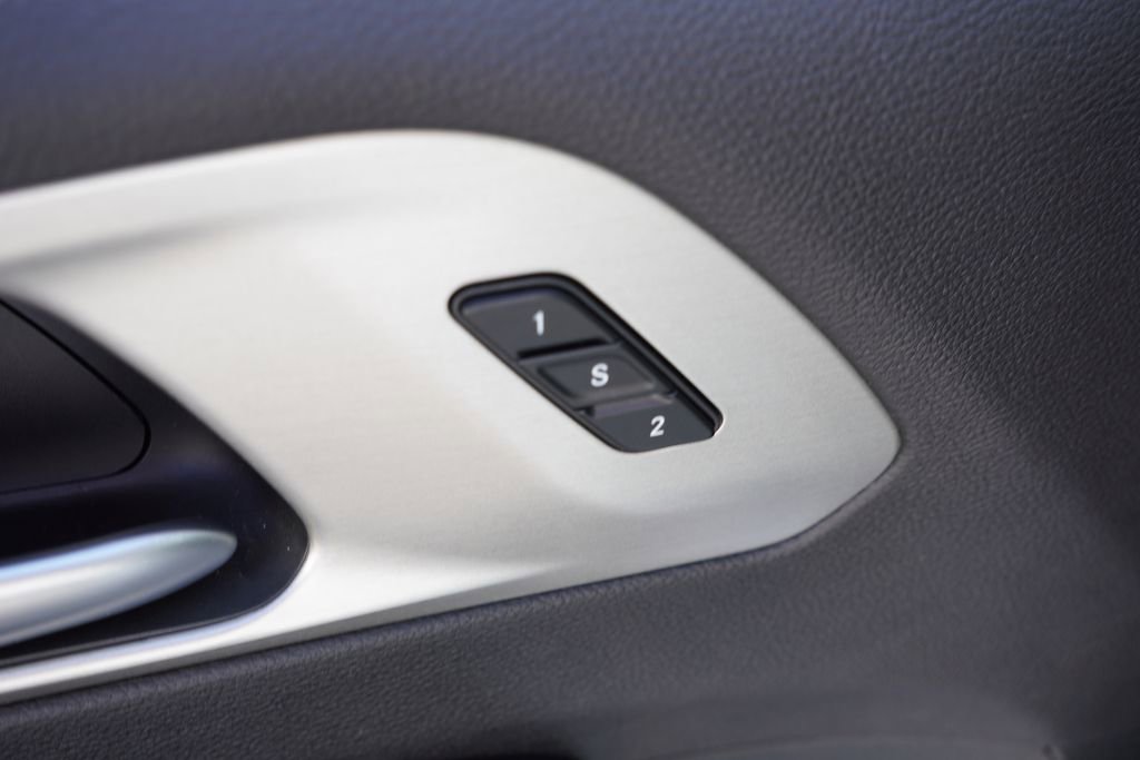 Used 2024 Chrysler Pacifica Premium image 25