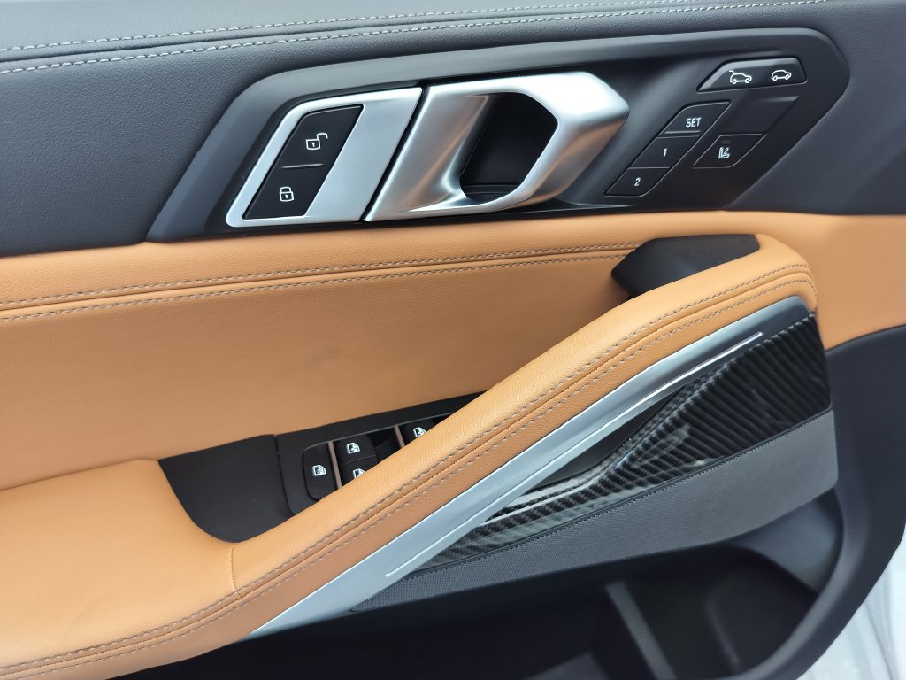 Certified 2025 BMW X6 M60i AWD/4WD image 7