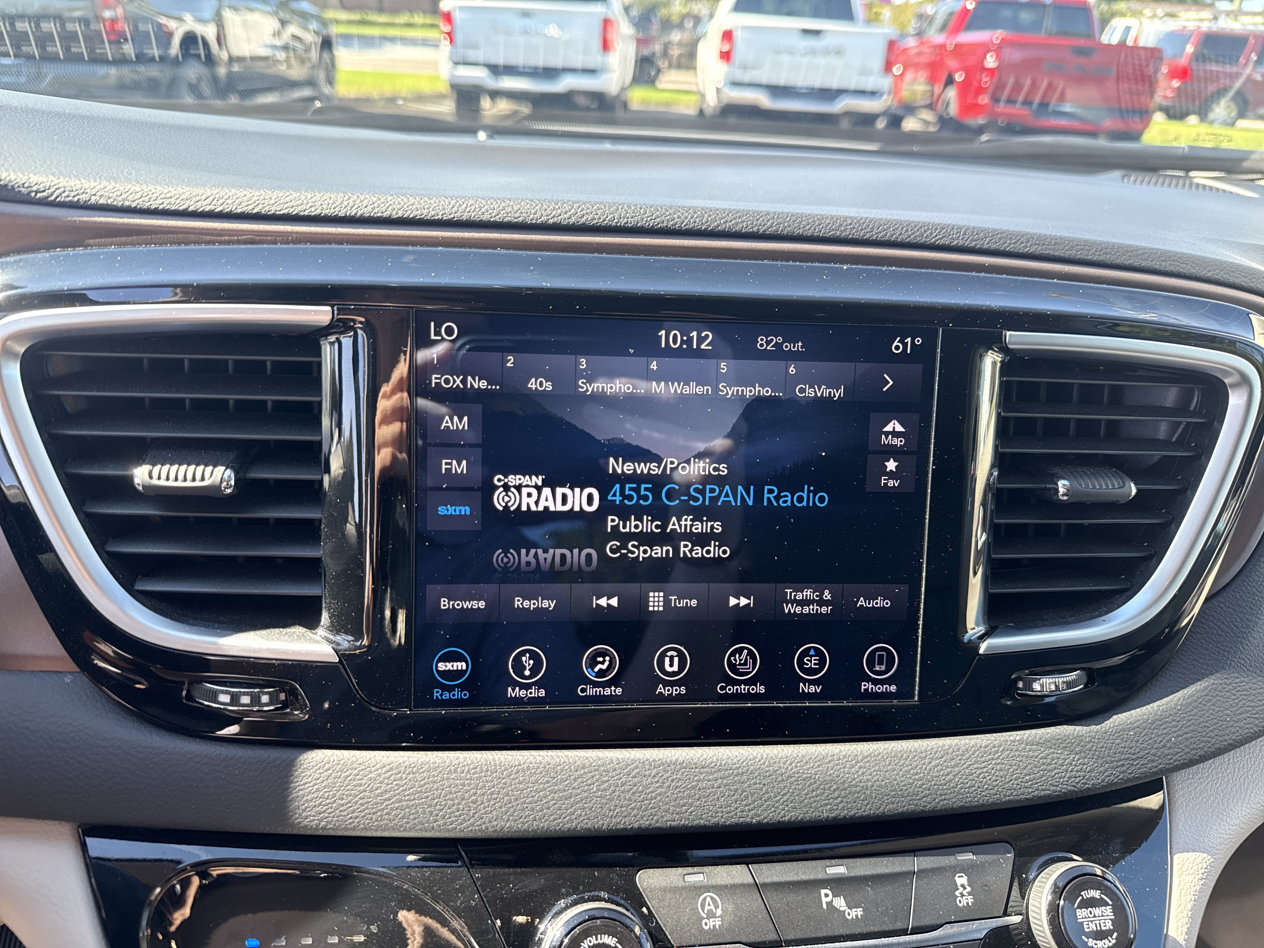 Used 2019 Chrysler Pacifica Touring-L Plus w/ Tire & Wheel Group FWD image 22