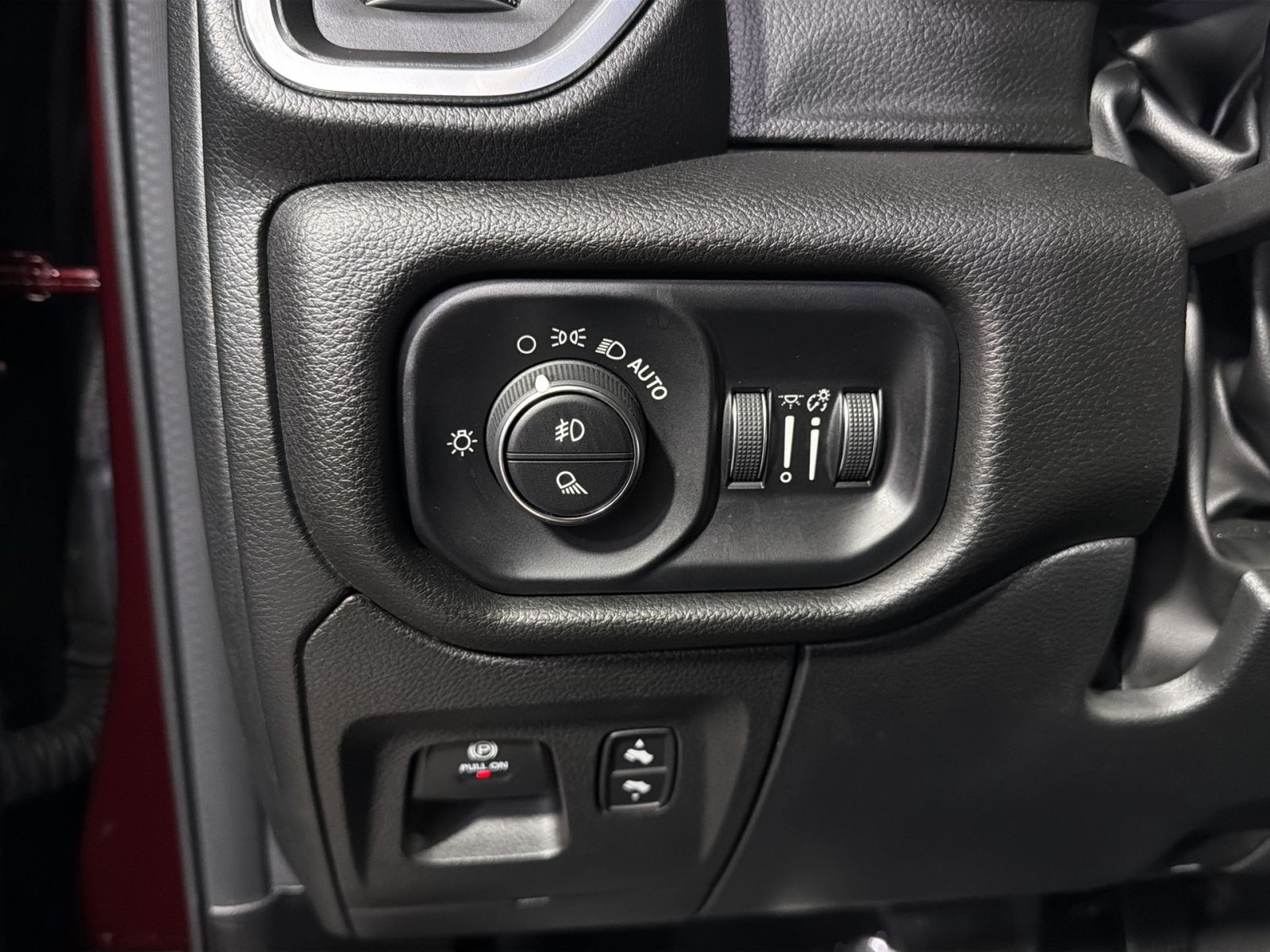 Used 2024 RAM 1500 Laramie AWD/4WD image 30