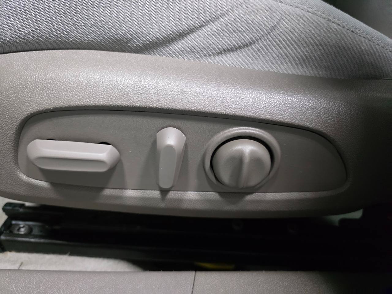 Used 2022 Chevrolet Malibu LT FWD image 18