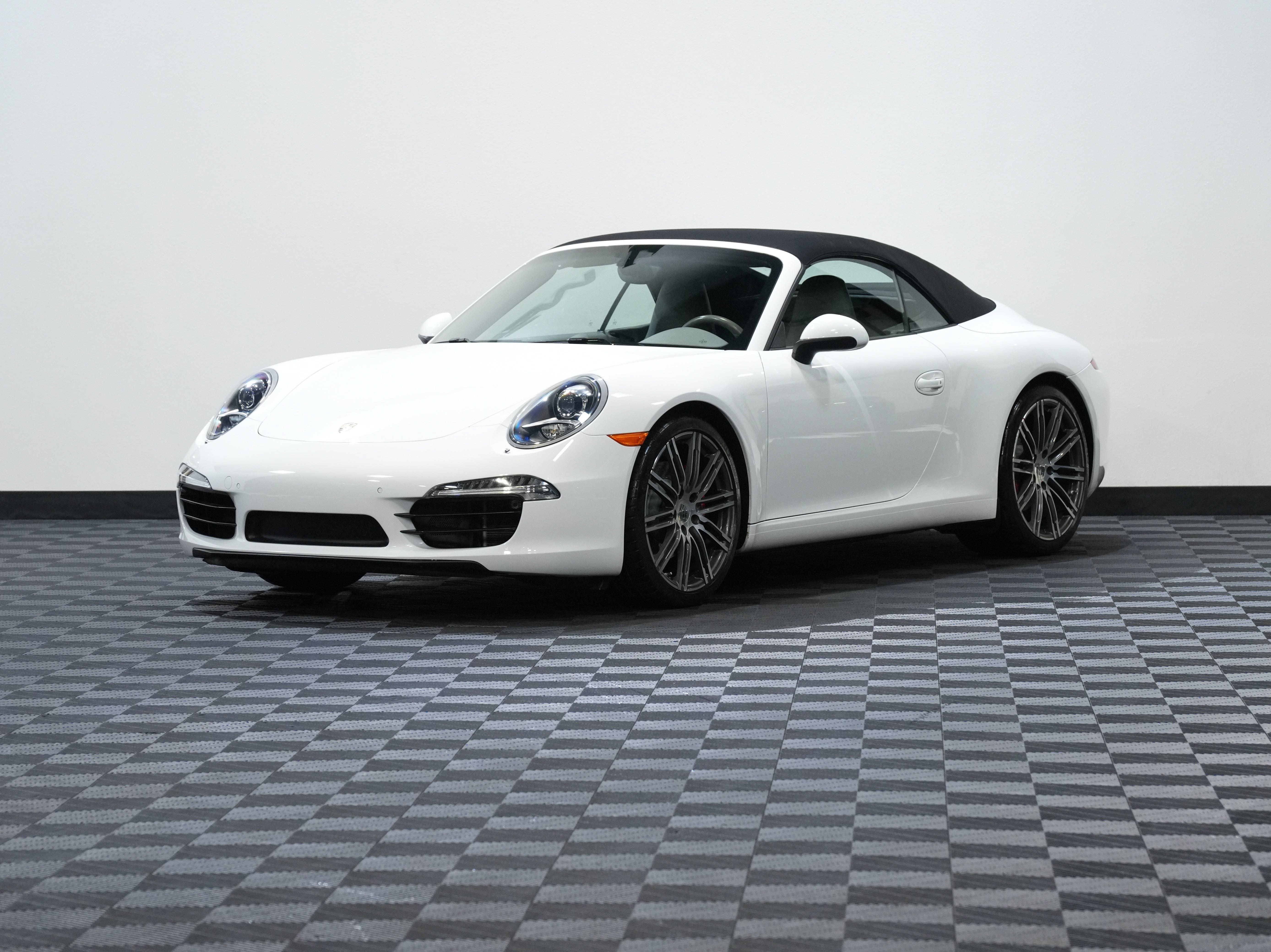 Used 2016 Porsche 911 Carrera S w/ Sport Chrono Package RWD image 4