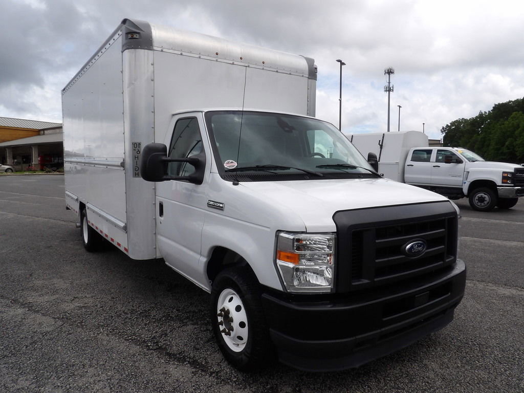 Used 2021 Ford E-350 and Econoline 350 Super Duty RWD image 11