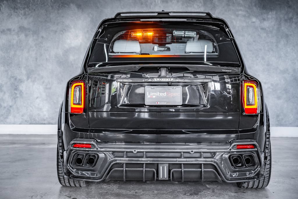 Used 2025 Rolls-Royce Cullinan AWD/4WD image 32