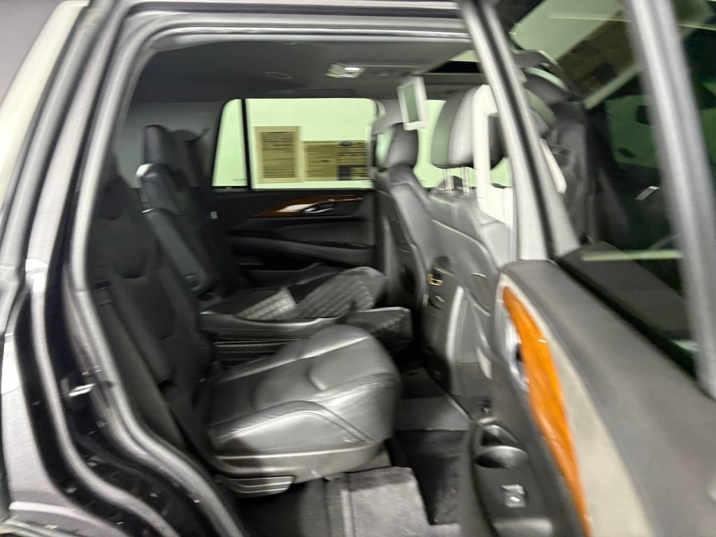 Used 2018 Cadillac Escalade Premium Luxury AWD/4WD image 37