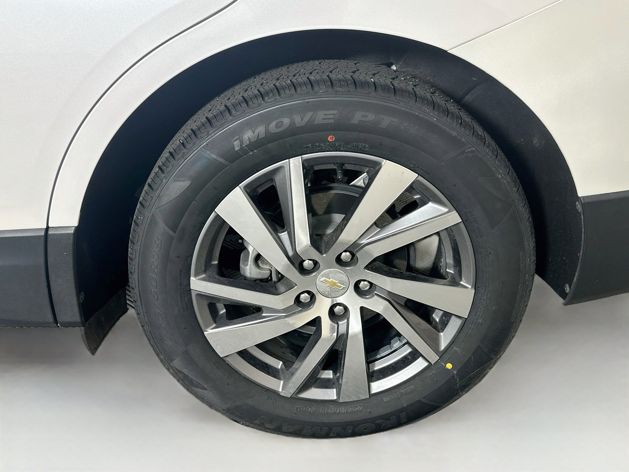 Used 2024 Chevrolet Equinox Premier FWD image 11