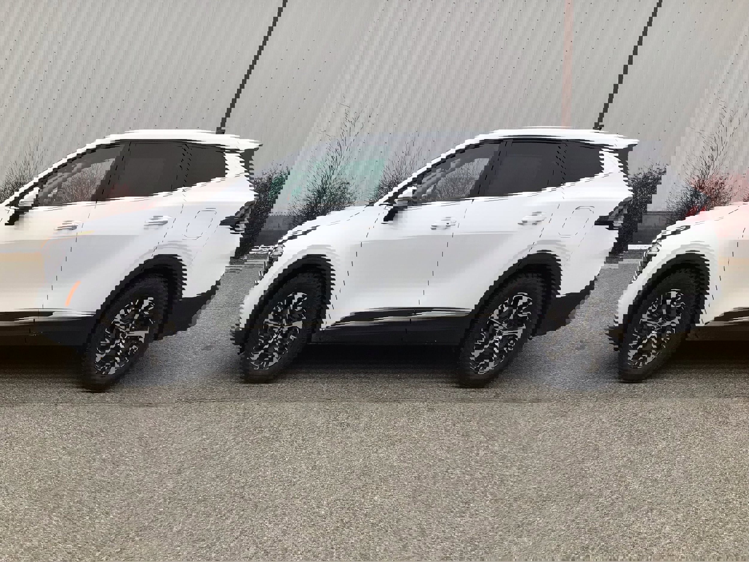 Used 2023 Kia Sportage EX image 4