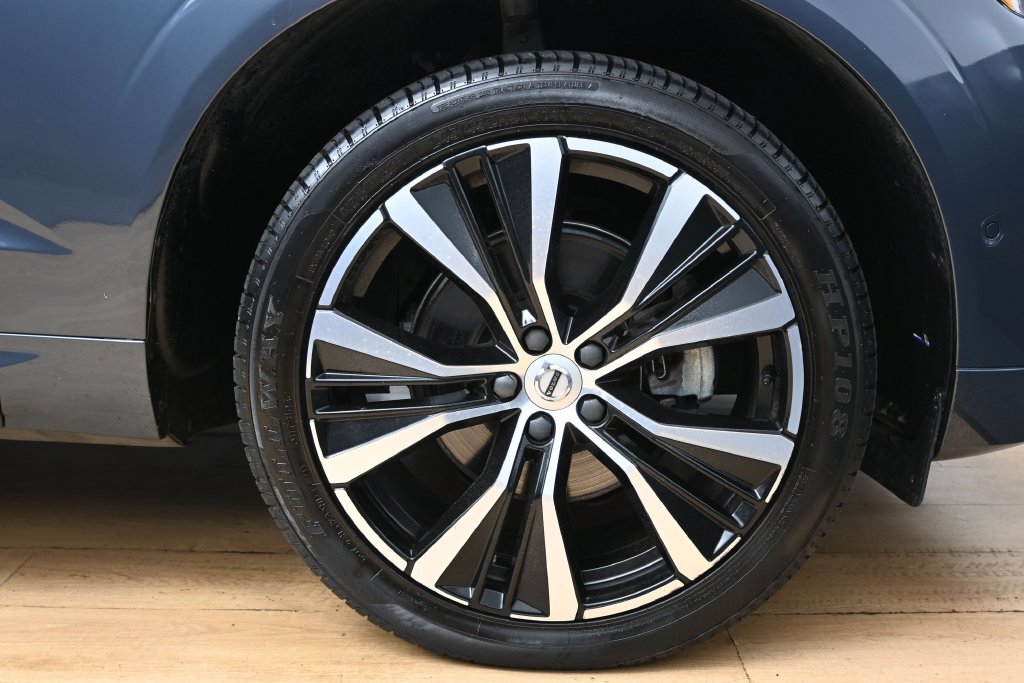 Used 2024 Volvo XC60 B5 Plus w/ Protection Package Premier AWD/4WD image 15