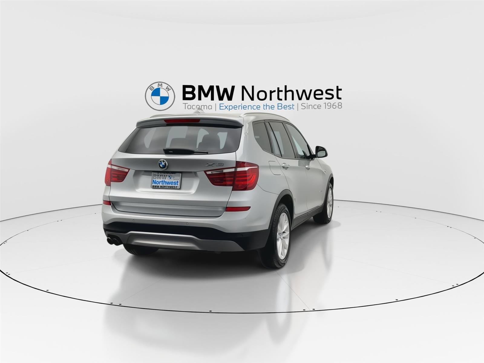 Used 2017 BMW X3 sDrive28i RWD image 2