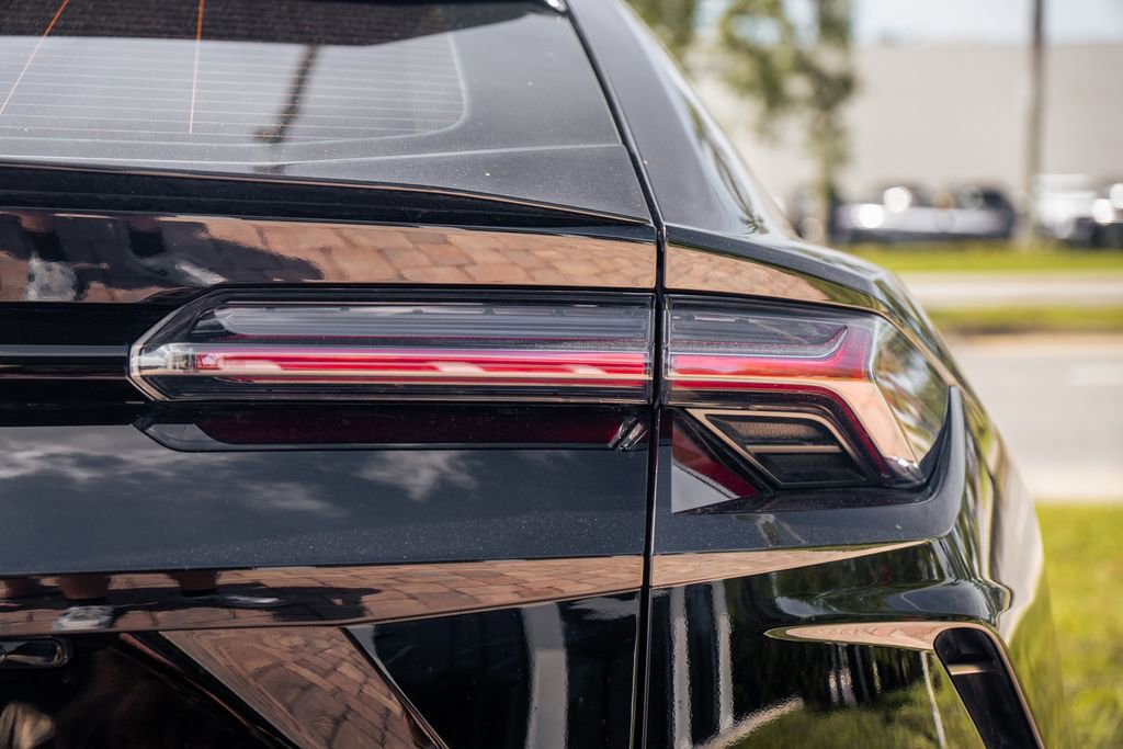 Used 2019 Lamborghini Urus AWD/4WD image 12