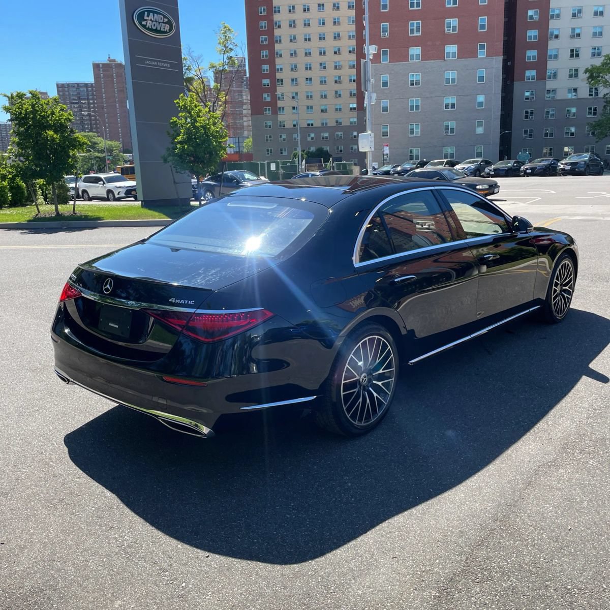 Used 2022 Mercedes-Benz S 500 4MATIC image 3