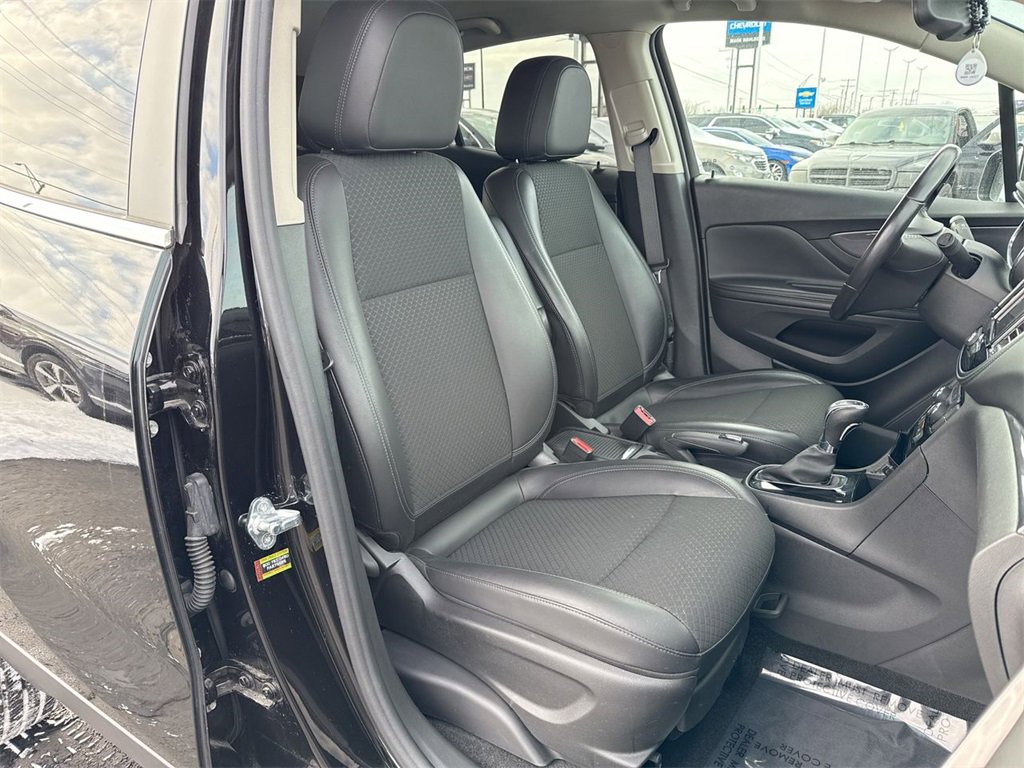 Used 2022 Buick Encore Preferred w/ Safety Package image 25