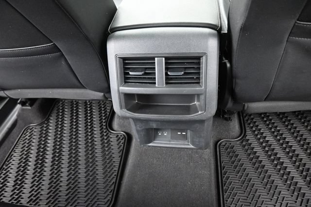 Used 2022 Volkswagen Atlas Cross Sport SE w/ Panoramic Sunroof Package FWD image 14