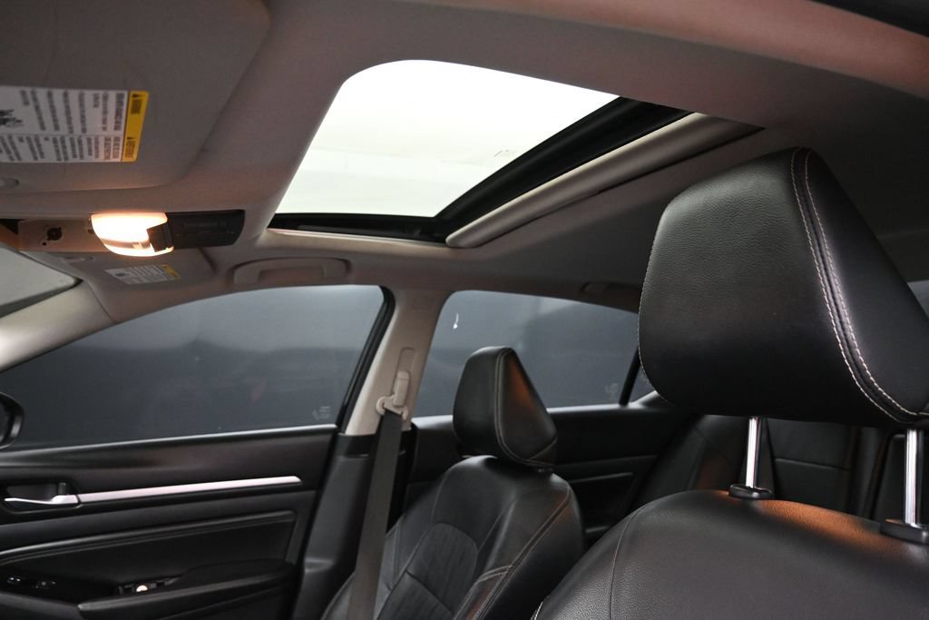 Used 2020 Nissan Altima 2.5 SL FWD image 6