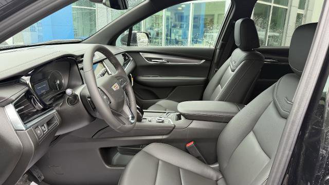 New 2025 Cadillac XT6 Luxury image 9