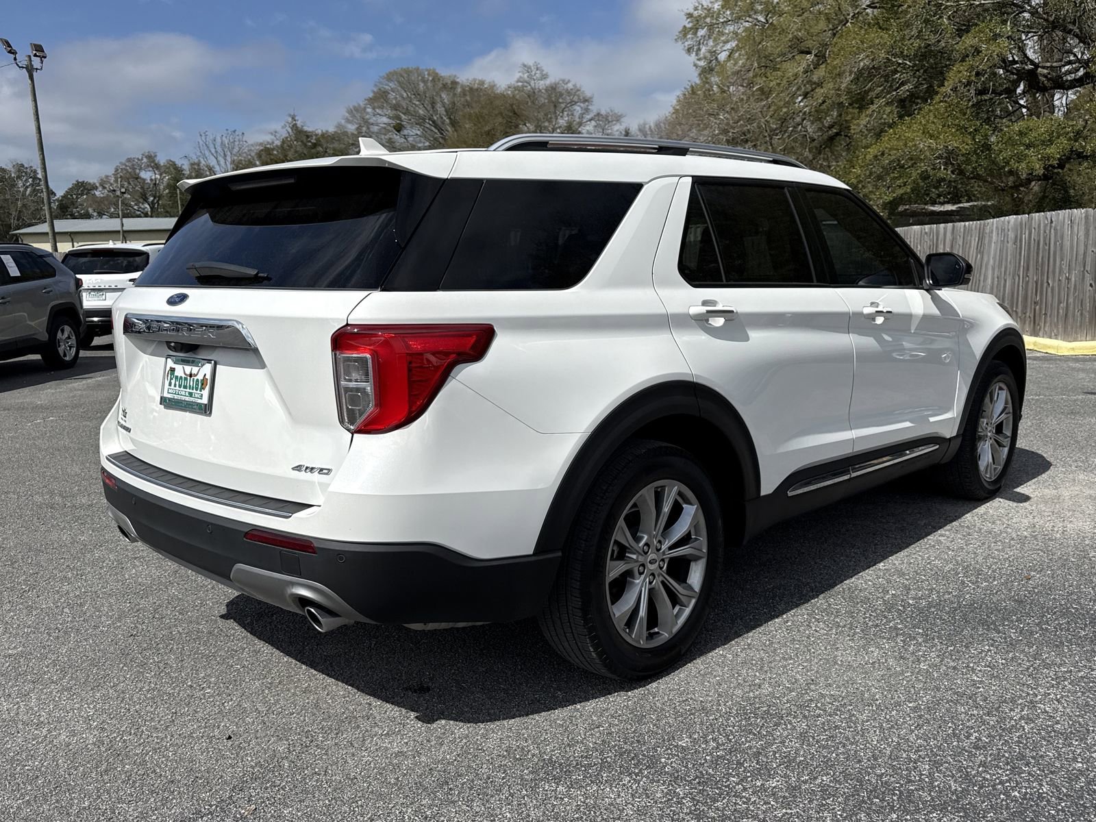Used 2023 Ford Explorer Limited w/ Equipment Group 301A AWD/4WD image 5