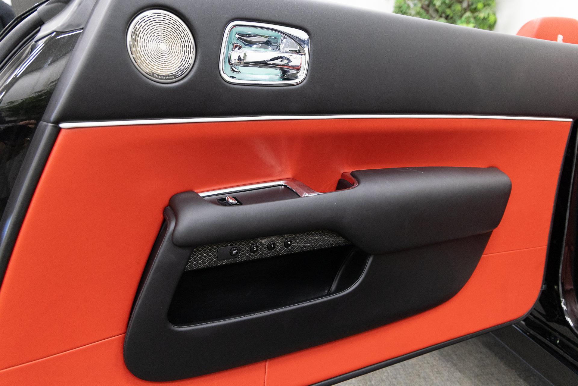 Used 2020 Rolls-Royce Dawn RWD image 22