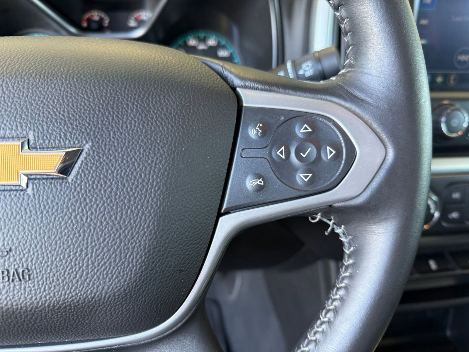 Used 2022 Chevrolet Colorado LT w/ LT Convenience Package image 27