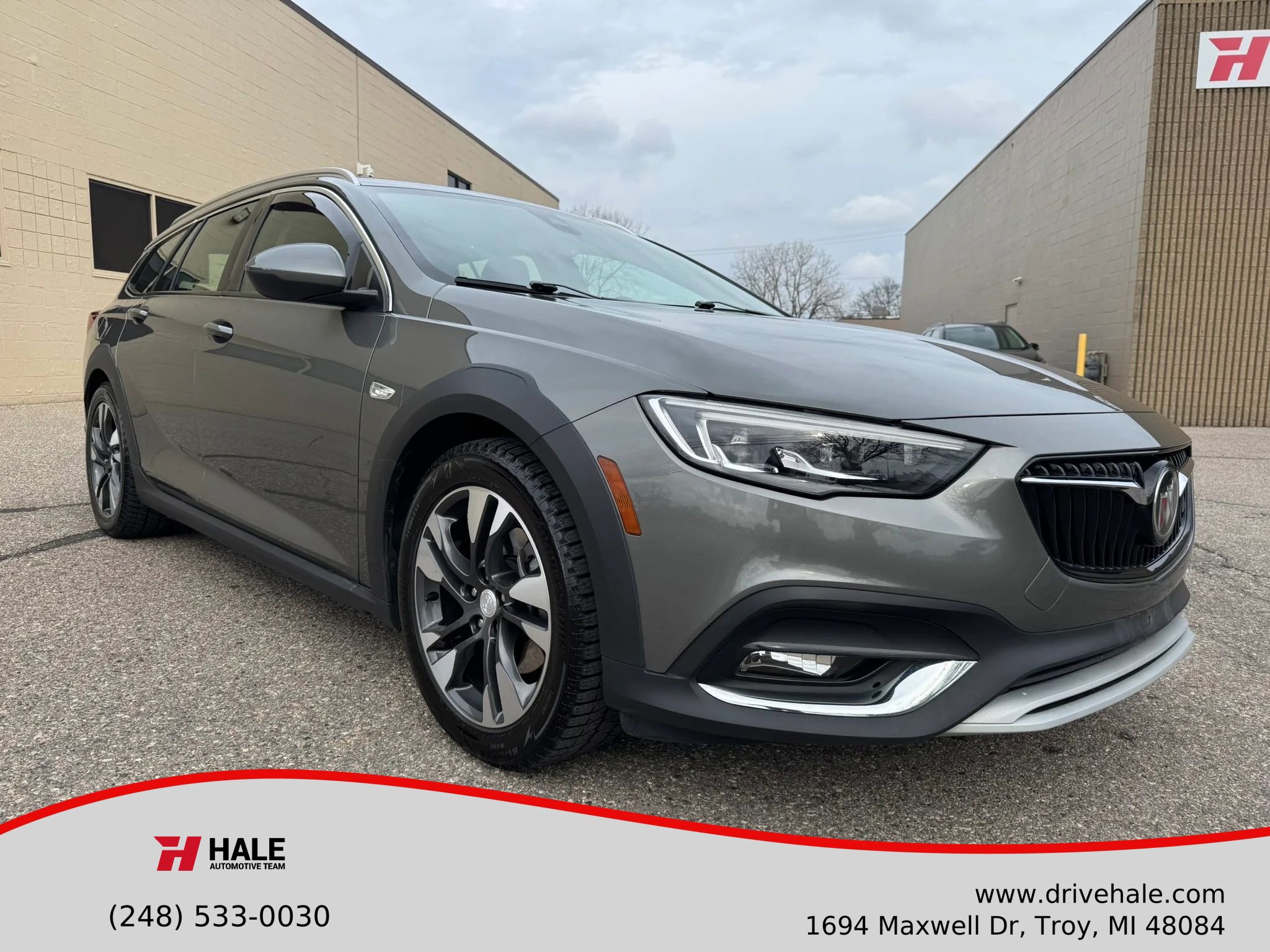 Used 2018 Buick Regal Essence w/ Driver Confidence Package #1 image 1