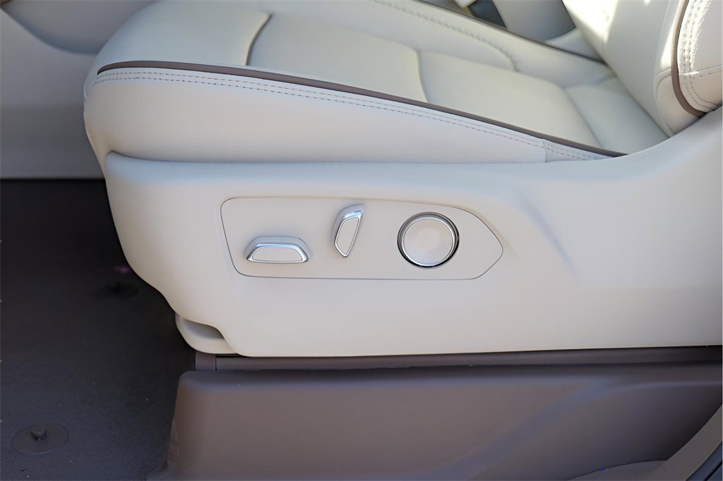 New 2026 GMC Yukon Denali w/ Sun & Power Step Package image 21