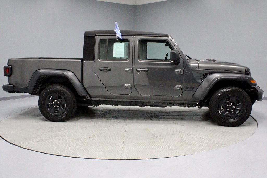Used 2024 Jeep Gladiator Sport image 12