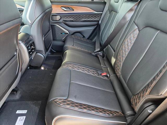 New 2026 Jeep Grand Cherokee Summit w/ Obsidian Package AWD/4WD image 14