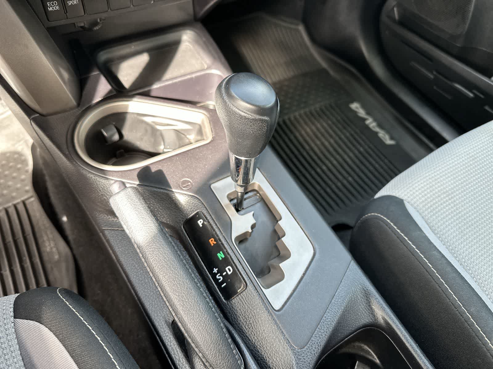 Used 2018 Toyota RAV4 XLE FWD image 22