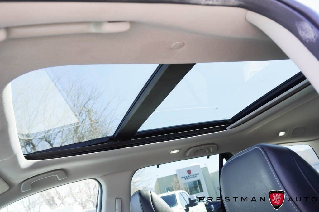 Used 2025 Honda Pilot Touring image 13