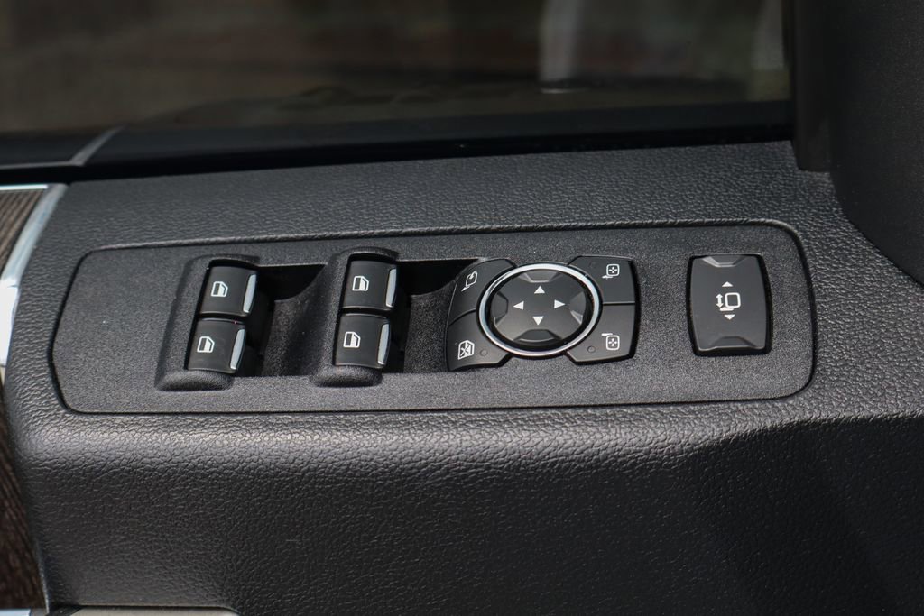 Used 2021 Ford F350 Lariat AWD/4WD image 22