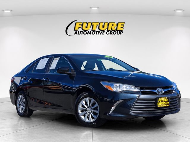 Used 2017 Toyota Camry LE image 1