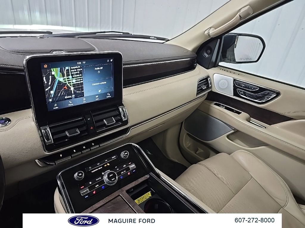 Used 2020 Lincoln Navigator Reserve w/ Luxury Package image 32