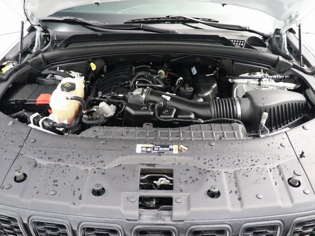 Used 2022 Jeep Grand Cherokee Altitude image 11