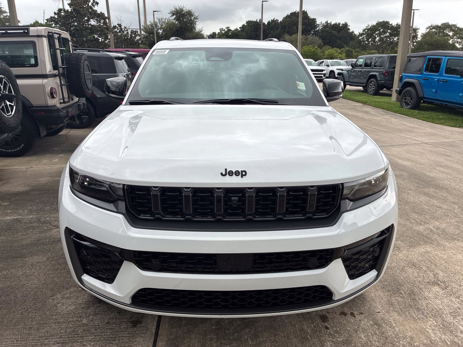 New 2027 Jeep Grand Cherokee Limited AWD/4WD image 8