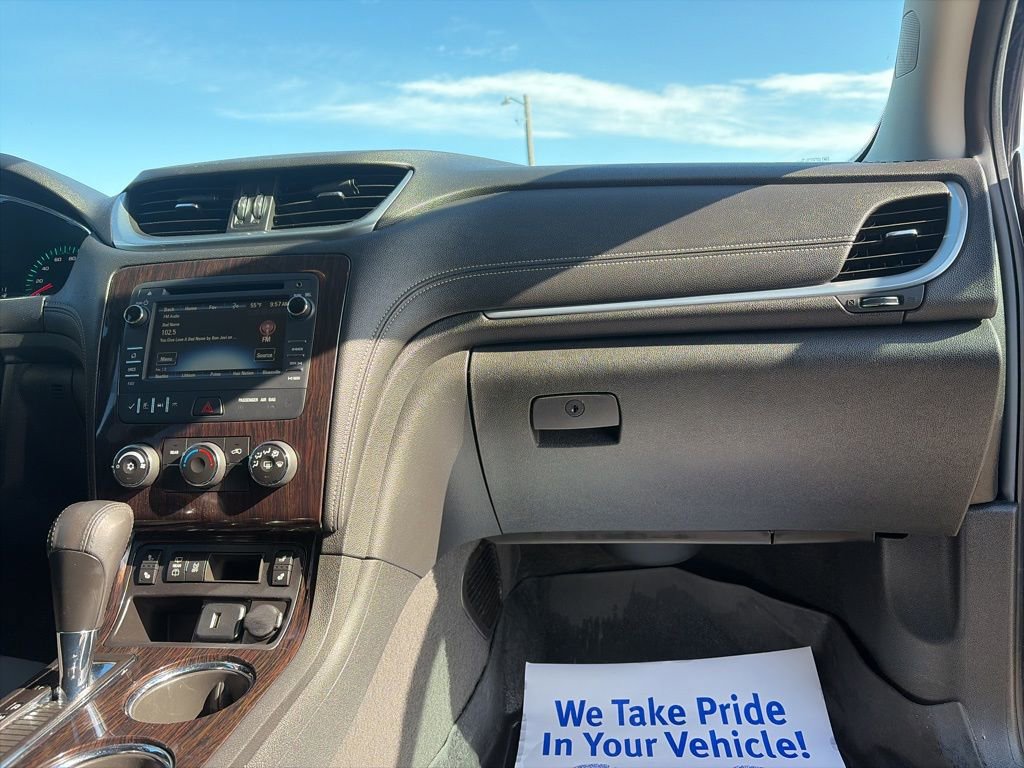 Used 2015 Chevrolet Traverse LT w/ Style and Technology Package image 30