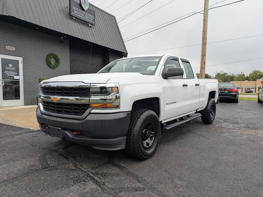 Used 2018 Chevrolet Silverado 1500 W/T w/ Trailering Package AWD/4WD image 2