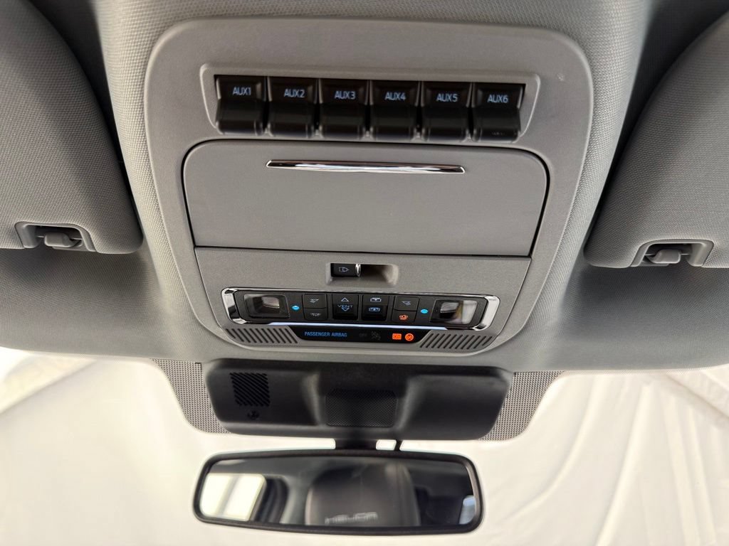 New 2026 Ford F250 Lariat w/ Black Appearance Package AWD/4WD image 47