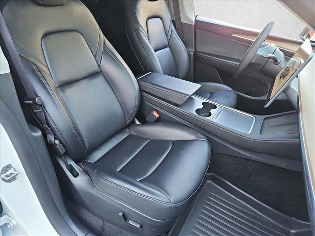 Used 2024 Tesla Model Y 2WD image 21